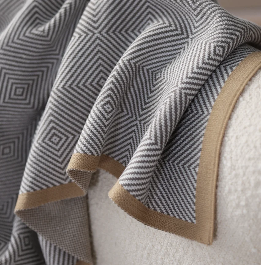 Nordic Style Knitted Throw Blanket Casual Sofa Cover Blanket Plane Office Nap Camping Leisure Soft Shawl Blanket Small Bed Cover