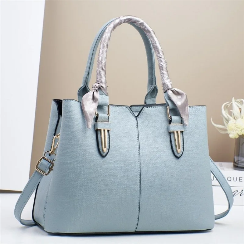 

Famous Designer Leather Women's Tote Bag Fashionable Elegant Crossbody Handbag For Ladies Casual Simple Daily Bag