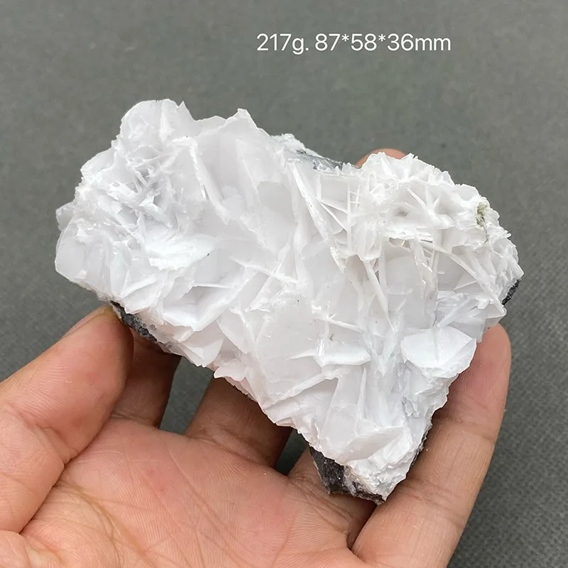 100%Natural white flake  fluorescence calcite（Fluorescent effect pink） rough specimen crystal quartz gemstone