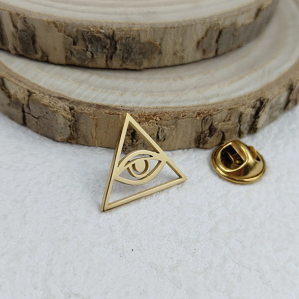 Alfileres de Ojo triangular de acero inoxidable, broche de ojo, pirámide egipcia Santa, amuleto de insignia de bolso, joyería para hombres y mujeres