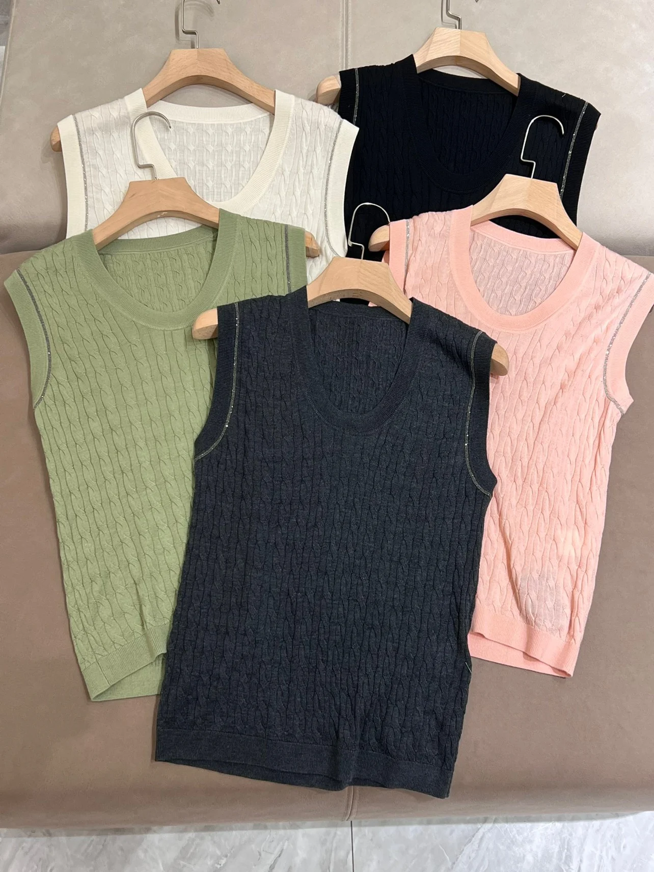 

Sleeveless high elasticity silk wool knitted top