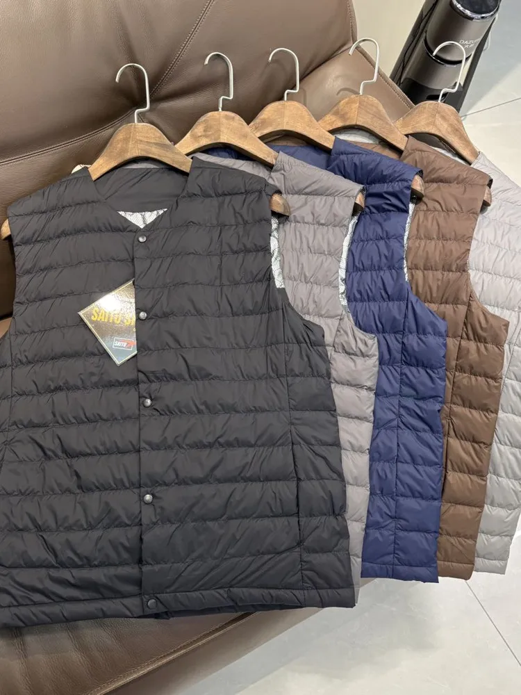 

Outdoor Men's Du down Vest Lightweight Warm Casual Pure Color Faionable Nylon Fabric Button Decorated Youth Outerwear