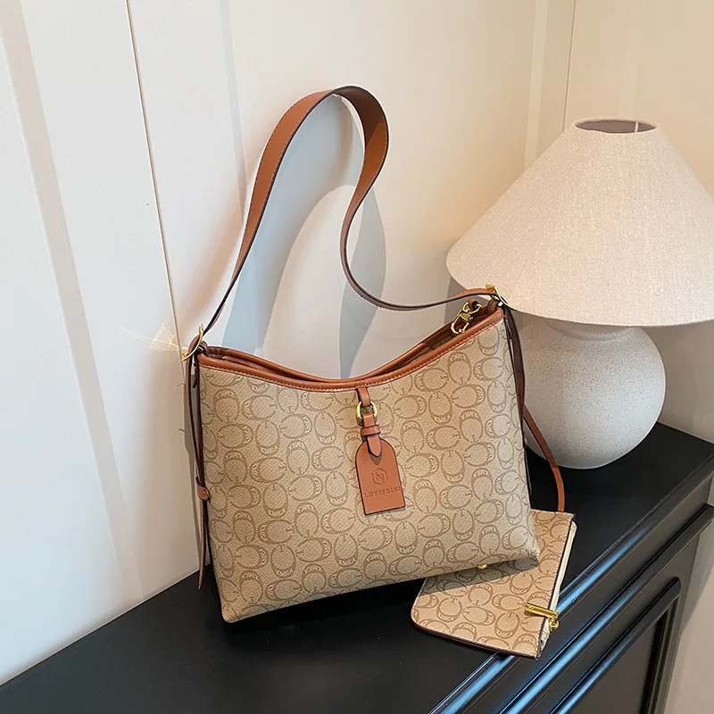 

2025 French-Inspired Vintage Print Crossbody Bag for Women Spacious Underarm Shoulder Purse Adjustable Strap Work to Weekend Bag