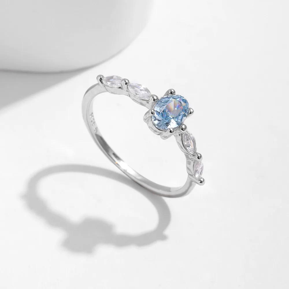 

BR s925 Sterling Silver Elegant Light Blue Ring with Light Blue Oval Gemstone - Perfect Gift for Girlfriend