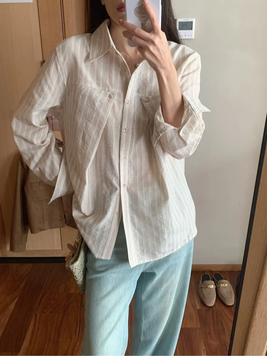 เสื้อสตรีลายทางแฟชั่น ดีไซน์โดดเด่น กระดุมเดี่ยว แขนยาว สไตล์หรูหรา เหมาะสำหรับใส่ทำงาน ฤดูใบไม้ผลิและฤดูใบไม้ร่วง