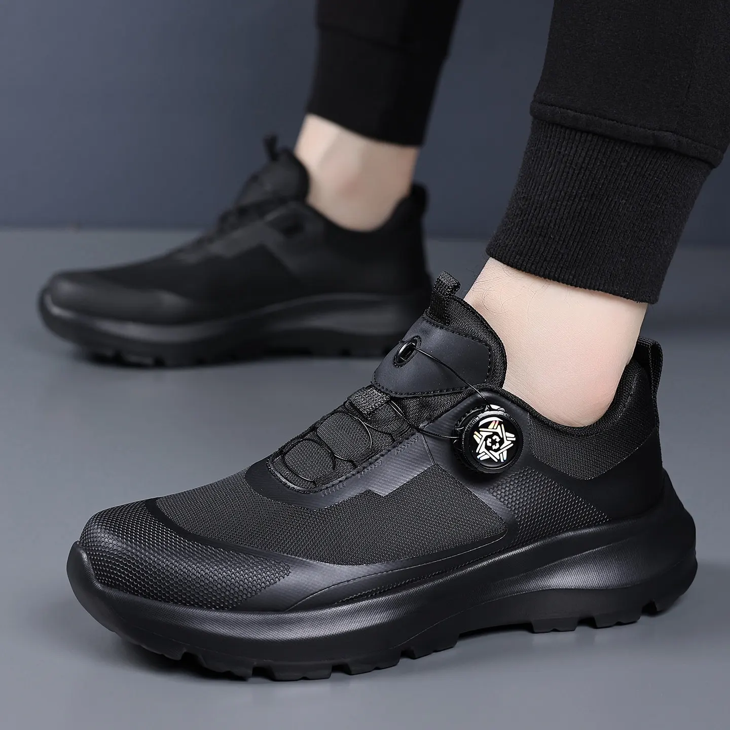 

Men's Breathable Walking Shoes Versatile Outdoor Soft-soled Casual Dad Lightweight Trendy High-end Sense Ruffian Handsome Men