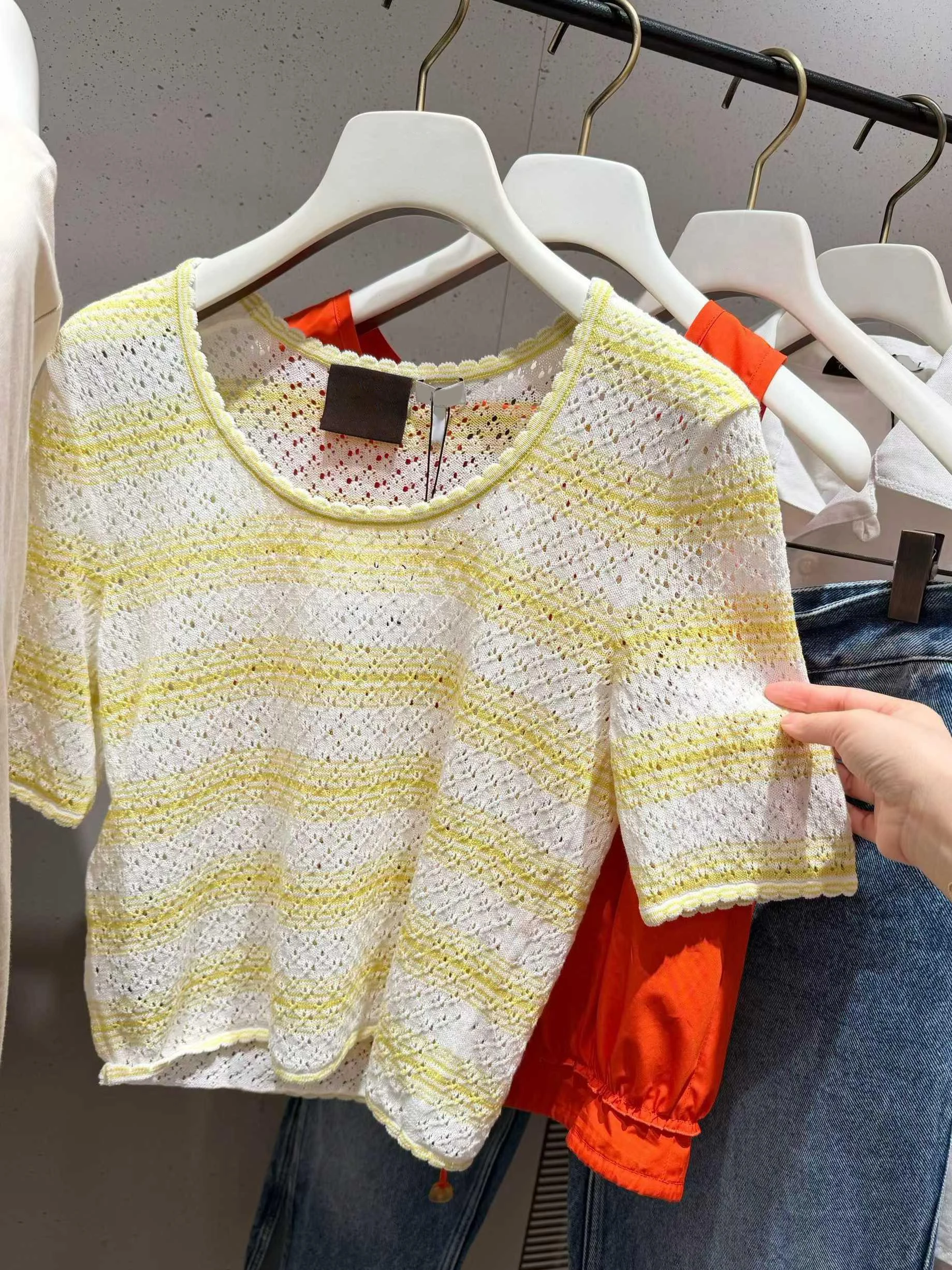 

Unique Knitted Short Sleeve Women's T-shirt Summer 2026 New Design round Neck Striped Top Korean Style Citywalk Commute Wear