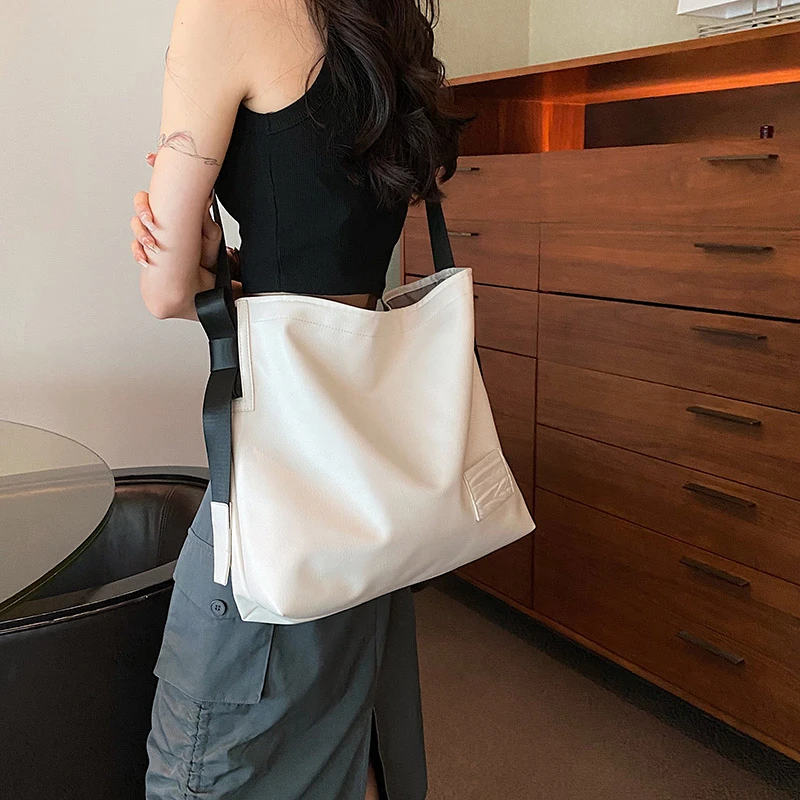 

Women's Big Bag 2023 New Fashion Leisure Shopping Zipper Solid Women's Shoulder Bag High Sense Large Capacity Handbag