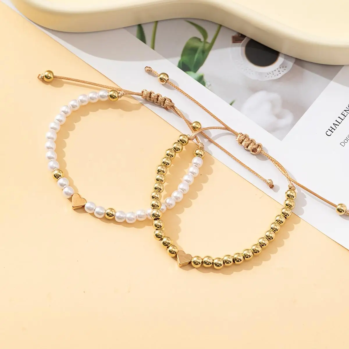 [Fashion Bracelet] 2-Piece Adjustable Beaded Bracelet | Stylish and simple, gold and white faux pearls, heart-shaped embellishme