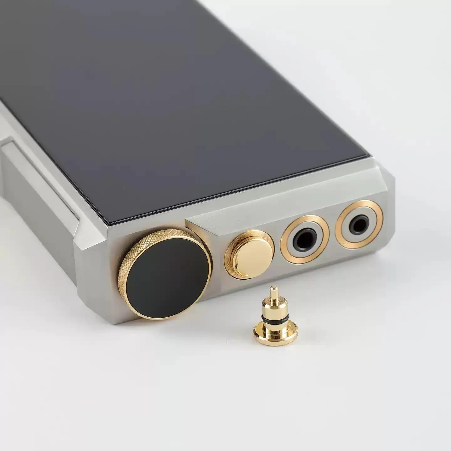 Picture 3: Gold-Plated Brass Dust Plug For FiiO M33 R2R M17 M23 M21 2.5mm 3.5mm 4.4mm Type-C jack