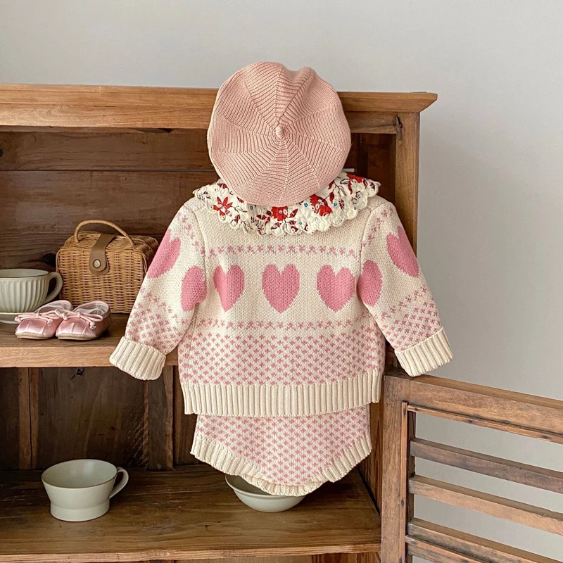 Autumn New 0-3 Year Old Baby Clothing Girl Sweater Set Love Jacquard Two Piece Round Neck Coat+Strap Sweater