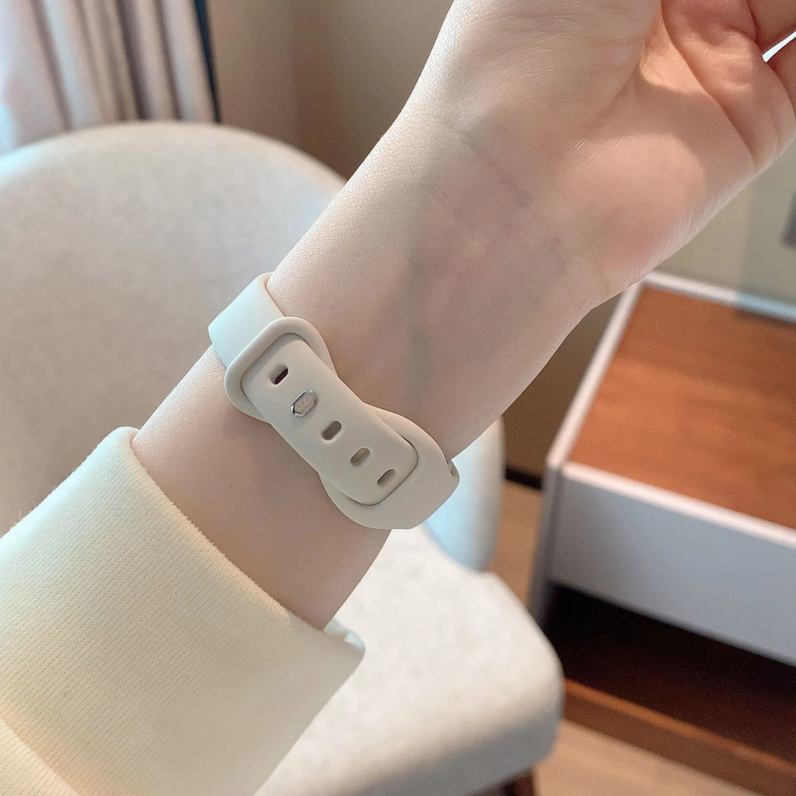 Silicone loop new For Apple Watch band women Series Ultra 10/9/8/7/6 38mm 40mm 41mm 42mm 44mm 45mm 46mm Strap