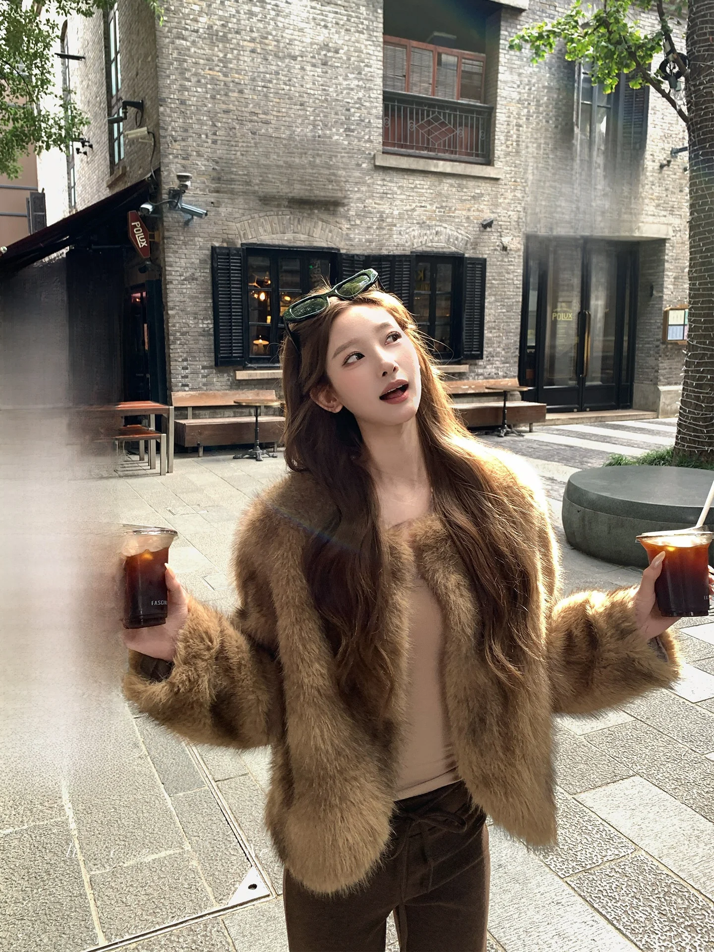 

LIONE Vintage Fur Coat Eco-friendly Dye arp Coffee Color Women's Outerwear round Collar Long Sve Stand Fit Coat