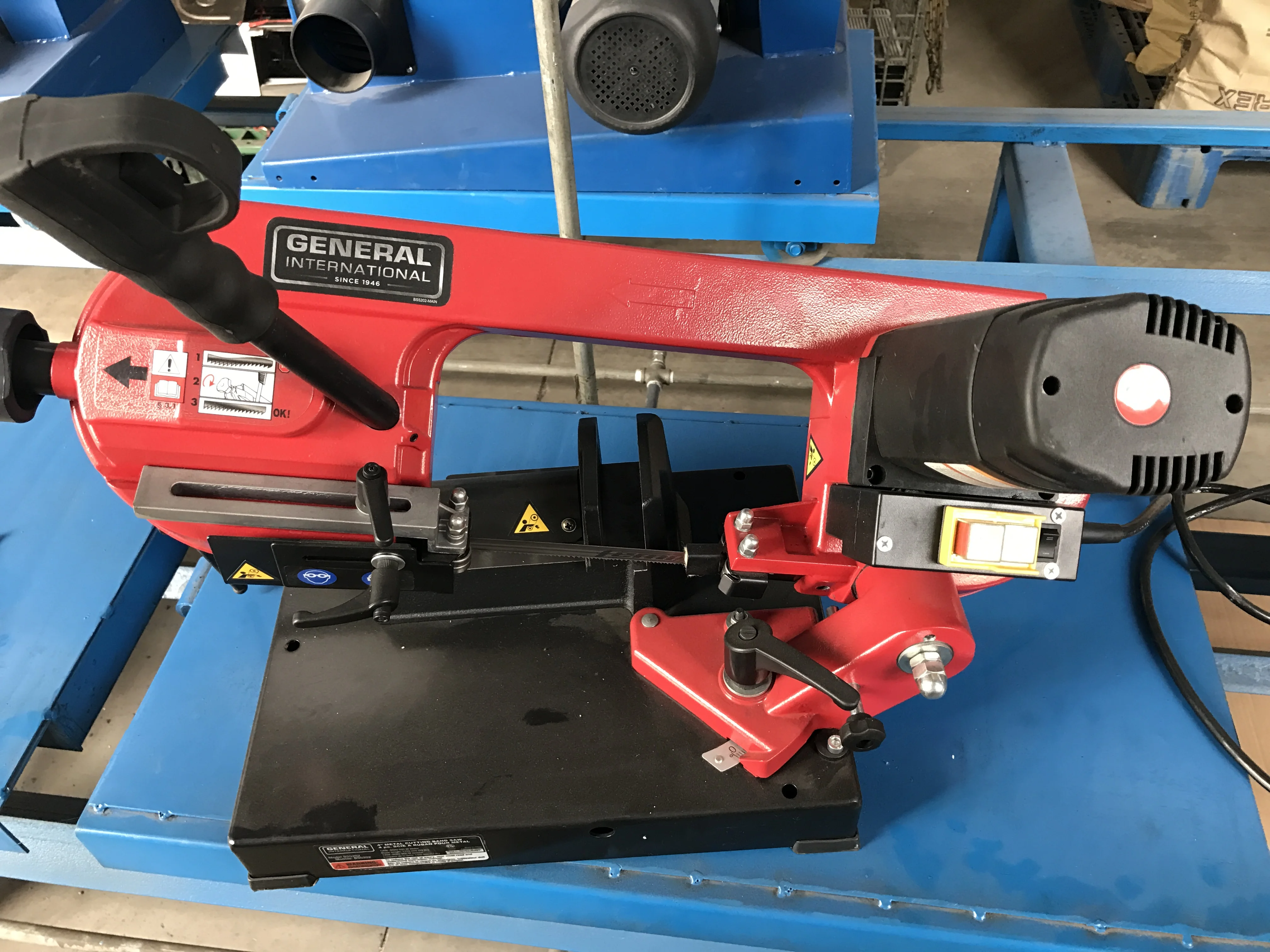 In Stock Horizontal Por Band Saw Metal Band Saw hinery 45 Degree Rotary Angle Metal Cutting Band Saw hine