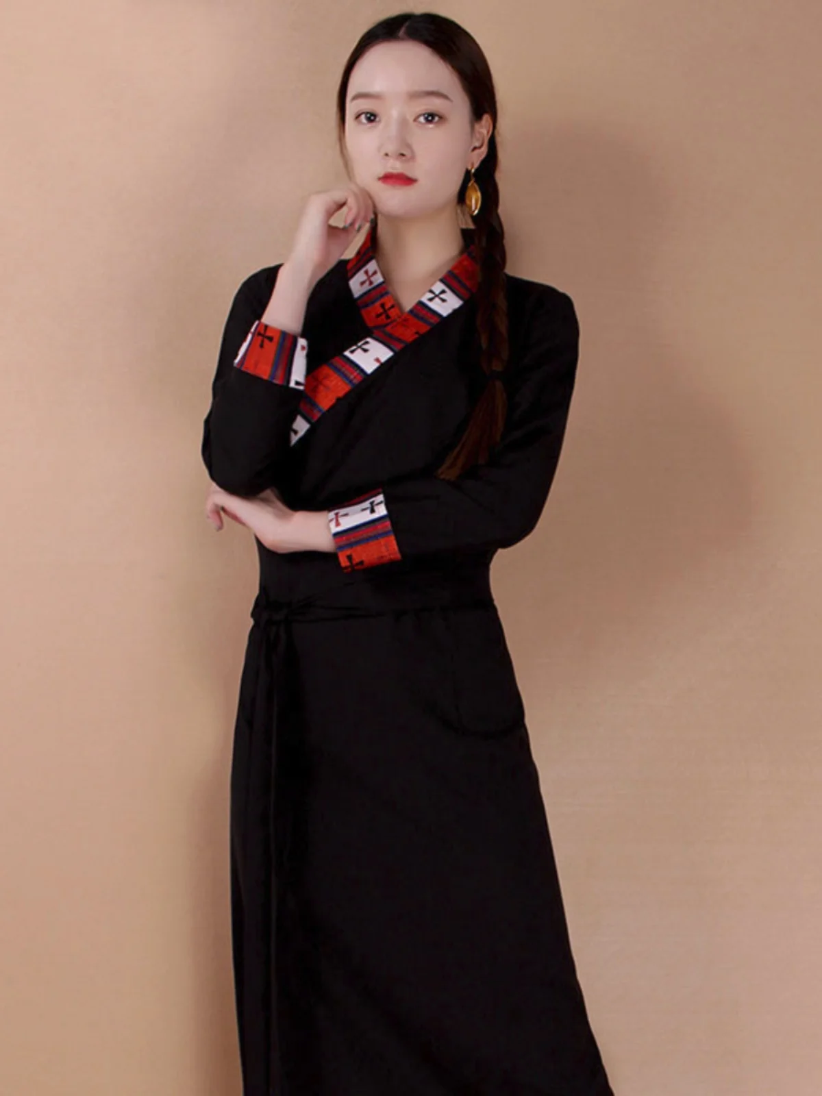 

Весенняя женская одежда из хлопка и льна в тибетском стиле, этническая тибетская роба с цветочным кружевом в стиле туцзя, традиционная китайская национальная одежда