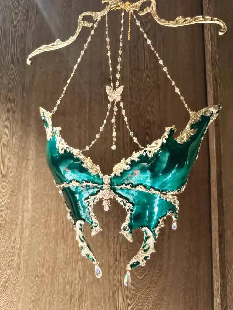 

Ziwu Design Green Flowing Butterfly