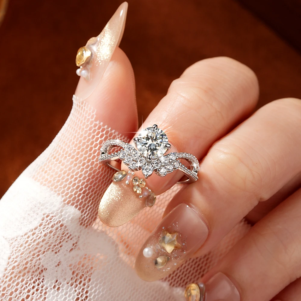 Celestinova Anillo de Compromiso Vintage Moissanita Redonda 6.5mm Color D VVS1 Certificado GRA y Circonita CZ Bañado en Oro 14K Joyería Fina Regalo Mujer Alianza Novia Boda Fiesta Elegante Aniversario