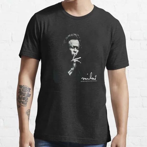 Футболка унисекс Miles Davis Singature Vintage Jazz Music S-5XL, разноцветная Футболка унисекс Miles Davis Singature Vintage Jazz Music S-5XL, разноцветная