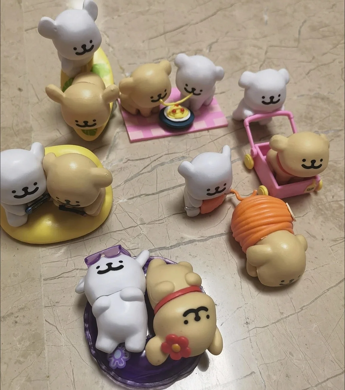 Boîte aveugle de la série maltais joyeuse Kawaii, poupées d'action de chien, jouet d'ornement de bureau pour Fans, cadeaux de noël et d'anniversaire pour enfants