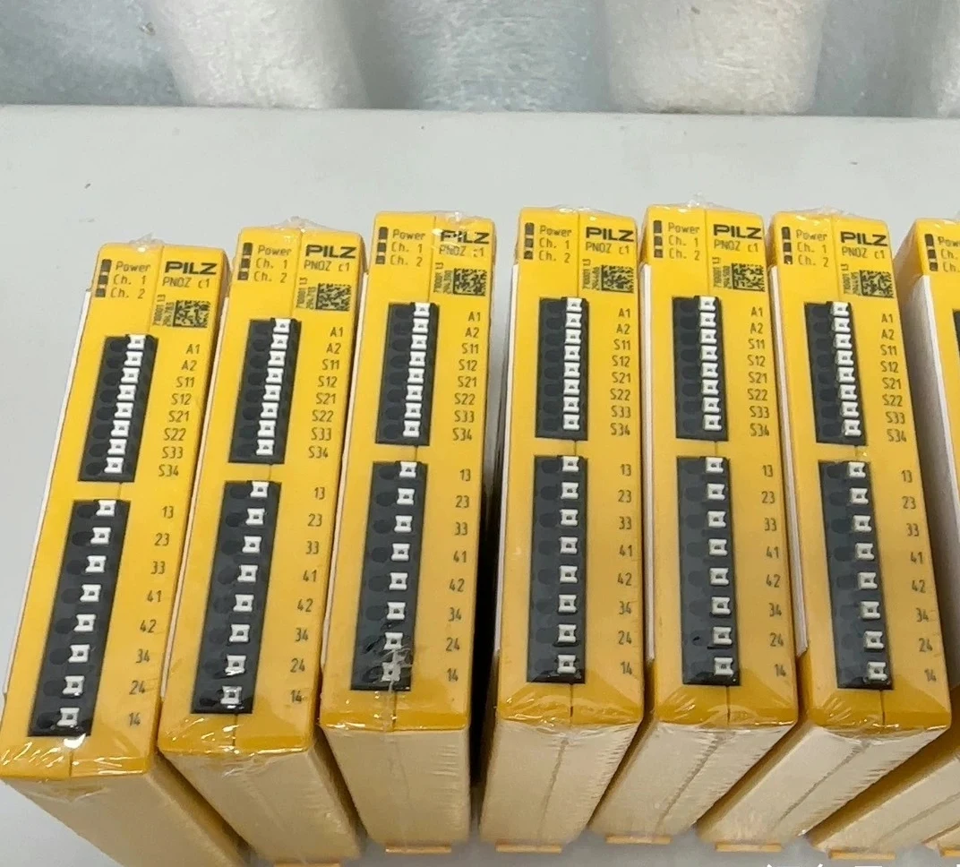710001 Pilz Safety Relay C1 Genuine Guarantee, Unopened