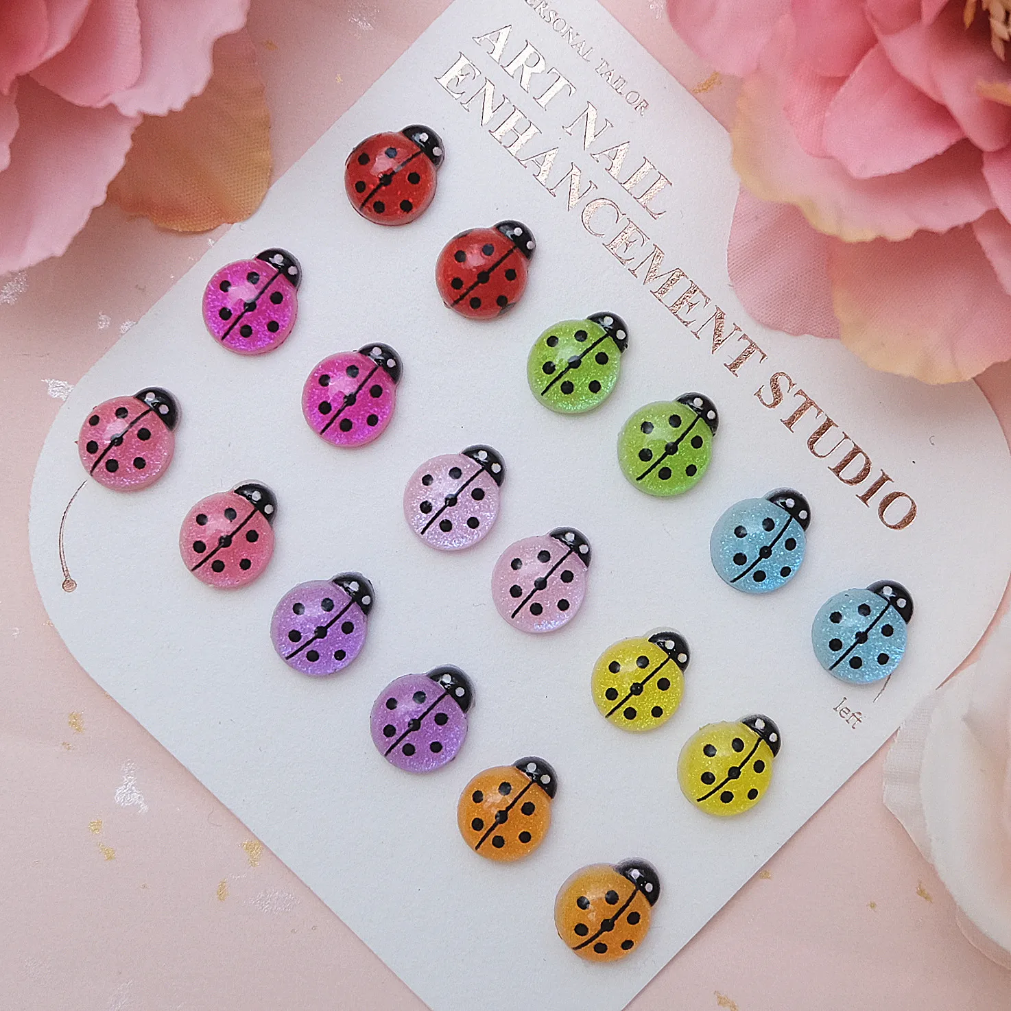 

Mini Seven-Spotted Ladybug Fingernail Figures For Nails Decoration Manucure Kawaii Cartoon Ladybug Resin Nail Parts Charms Gift