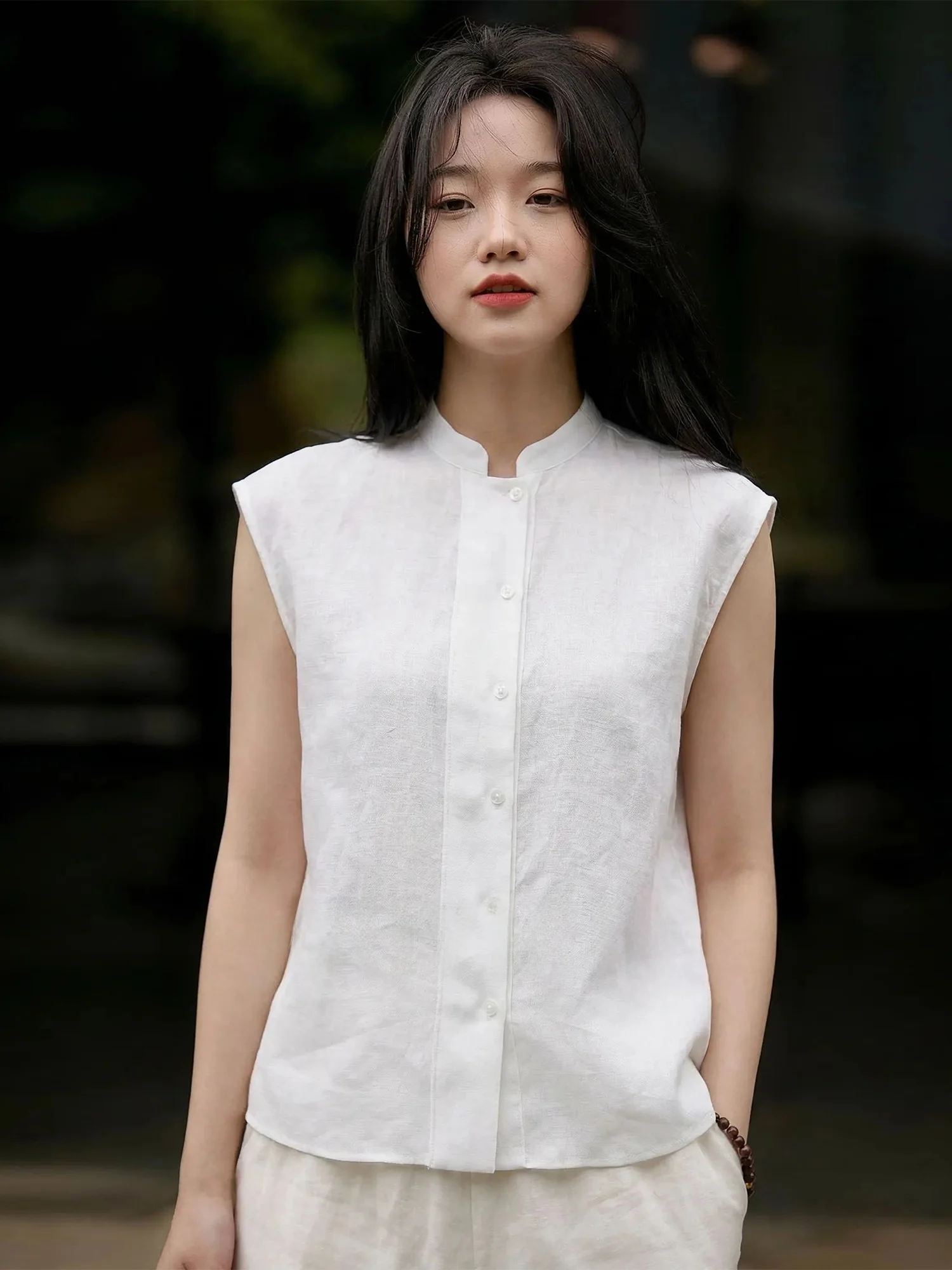 

Elegant White Linen Sleeveless Shirt Women's Summer Stand Collar Loose Slimming Commute Clothing Shirt Chivirin Premium Brand
