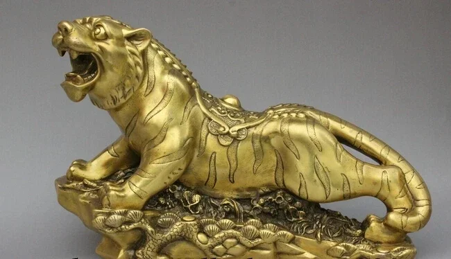 

wholesale factory 14inch; Folk Chinese Bronze Decoration Brass Zodiac Year Tiger Statue Running Hill pine tree