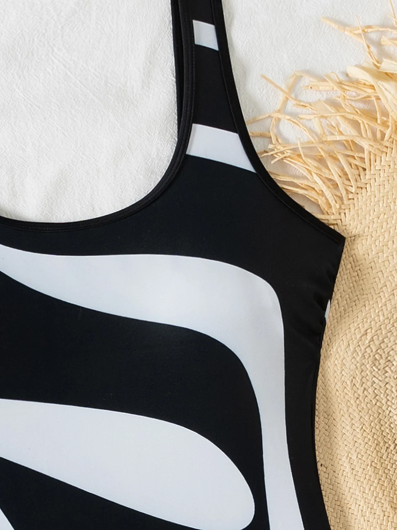 Traje de baño Vintage de retazos en blanco y negro para mujer, traje de baño de una pieza con relleno de realce y Control de barriga, trajes de baño para playa