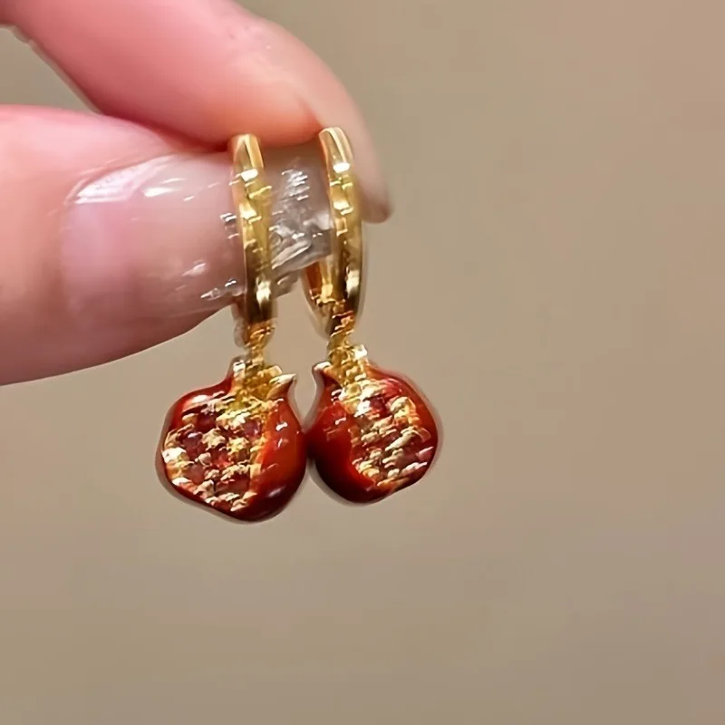 1 Pair of Elegant and Luxurious Pomegranate Shaped Hanging Earrings Simple and Fashionable Suitable for Various Occasions Gifts