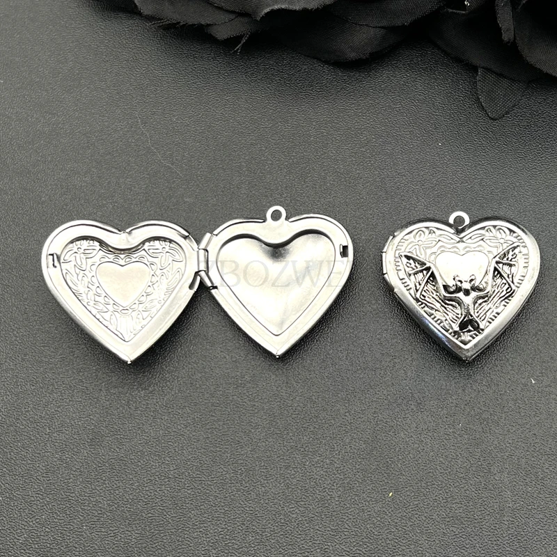 2 stks Vleermuis Hart Medaillon Charms Rvs Hart Fotolijst Hanger Designer Bedels Voor Sieraden Maken DIY Sieraden Bevindingen