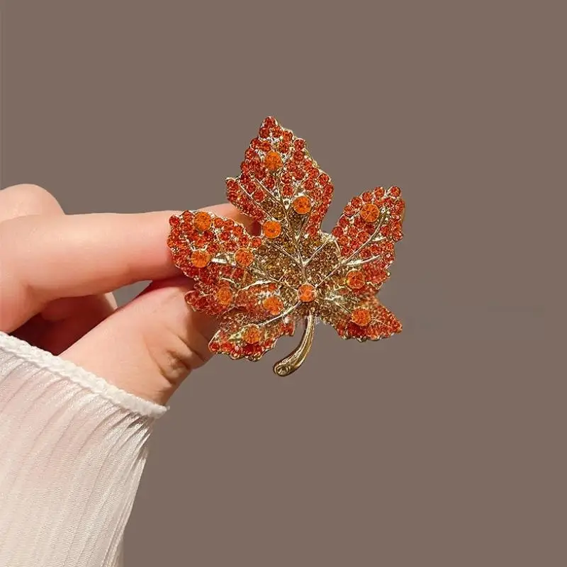 1Pcs5Pcs Women Vintage Crystal Leaf Brooch Pin Exquisite Jewelry Gift Bridal Wedding Party Dress Decoration