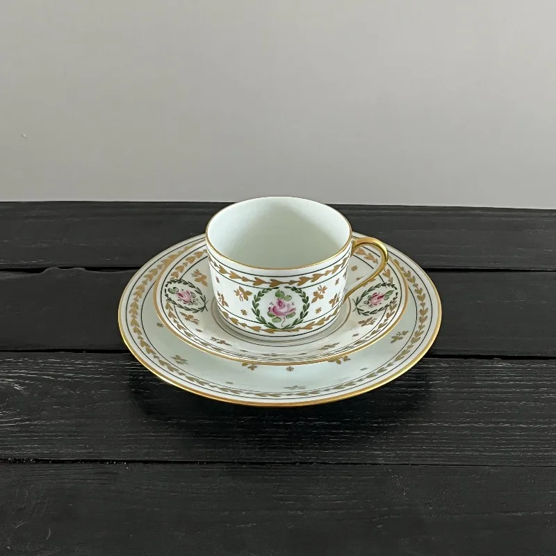 Afternoon tea cup, hand-painted gold-painted medieval coffee cup and saucer