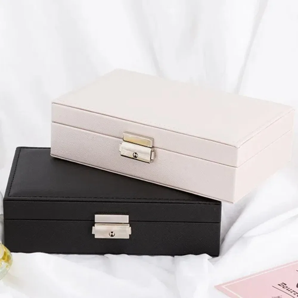 عبوة مجوهرات ذات سعة كبيرة قابلة للقفل مع قفل صندوق مجوهرات على الطراز الأوروبي مقاوم للغبار بلون سادة