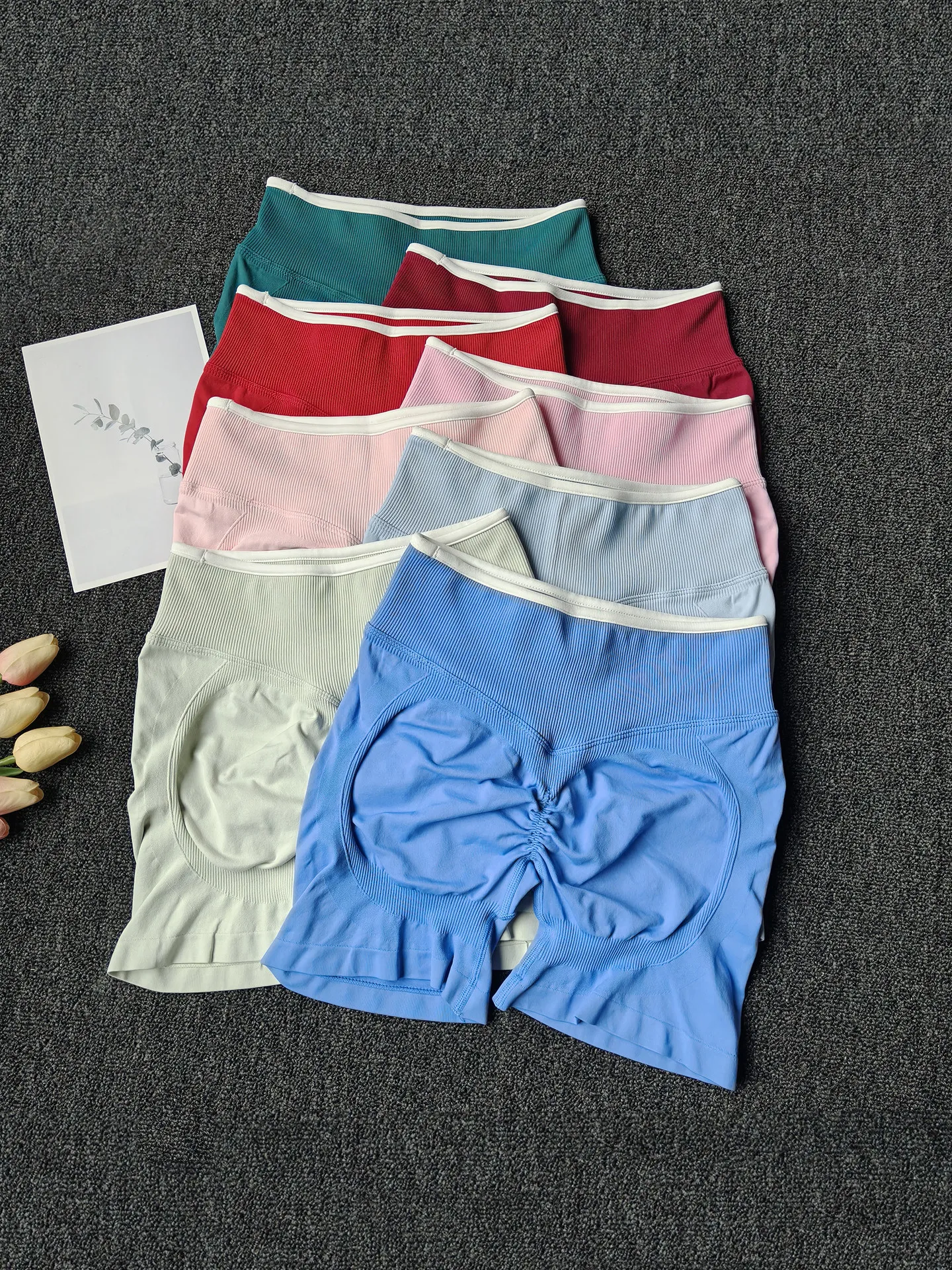 

Спортивные шорты Peach Butt Yoga с высокой талией, бесшовные, с эффектом подтяжки ягодиц, высокоэластичные, быстросохнущие, для фитнеса и тренировок.