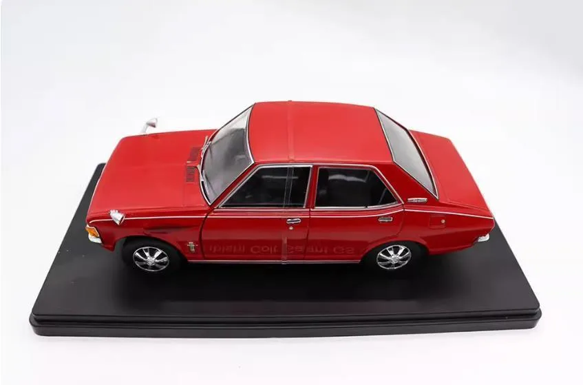 

1/24 Rare New Arrival Special Price Diecast Metal Japanese 1969 Classic Car Model Furniture Display Collection Toys Children