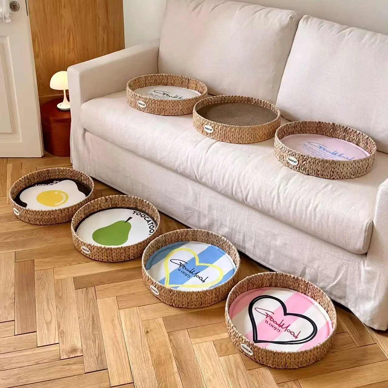 北欧風天然素材の猫用爪とぎボード付きベッド、夏用ペットベッド、手作り天然素材収納バスケット、犬用快適なカウチ