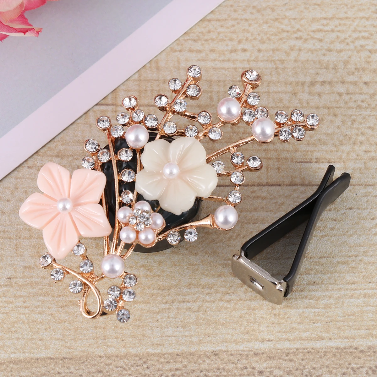 

Car Perfume Clip Aromatherapy Diffuser Vent Charms Air Freshener Auto Decor Rhinestone Floral Design Safe Durable Material Easy