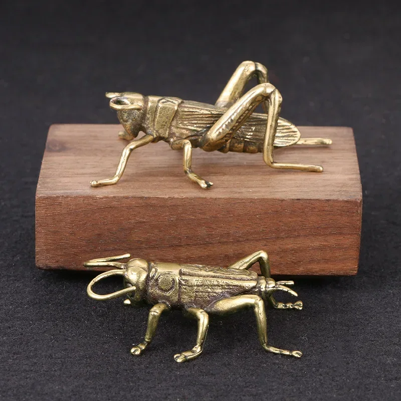 Solid Brass Cricket Ornament Retro Tea Pet Metal Insect Office Table Decoration for Insect Enthusiasts Creative Collection