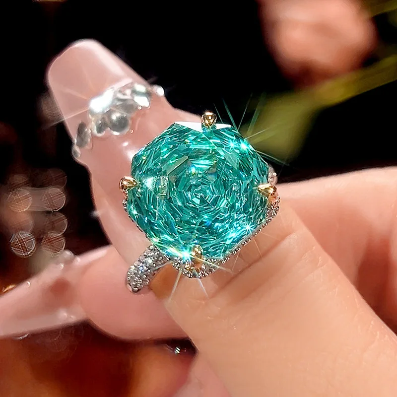 

Green CZ Silver-Plated Ring, Large Cushion Gem Solitaire Band, Elegant Women's Statement Jewelry Cross-Border Hot Sale