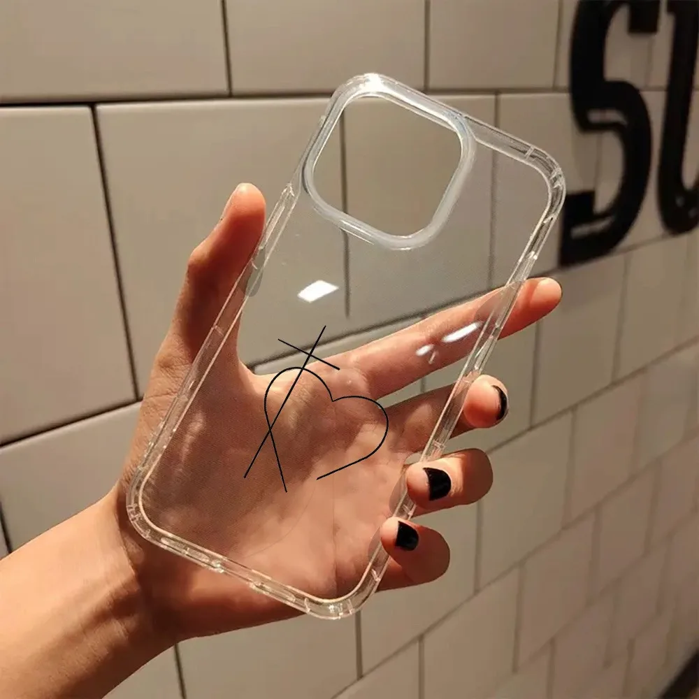 Рисунок 2 - Чехол для iPhone 15 Pro Max Line