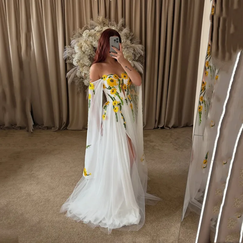 فساتين سهرة بسيطة مخصصة على شكل حرف a من التل الأبيض بطبقات طول الأرض بدون حمالات مطوي قبالة الكتف مزينة بفساتين 2025 #1