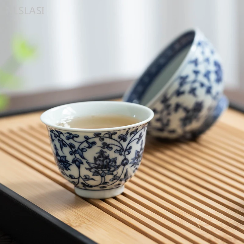 Exquisite Tea Cup Ceramic Tea Set Blue and White Porcelain Master Cup Hand-painted White Porcelain Cup Chinese Tea Accessories