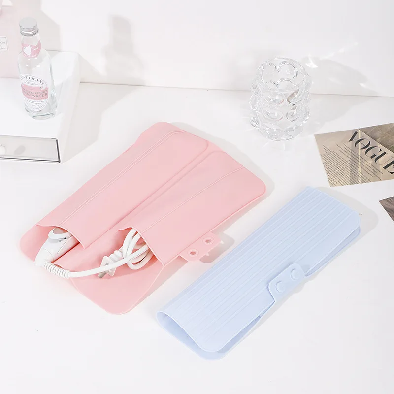 Curling Iron Holder Silicone Heat Resistant Mat Pouch for Hair Straightener Flat Iron Hot Hair Tools for Travel Home Women Use