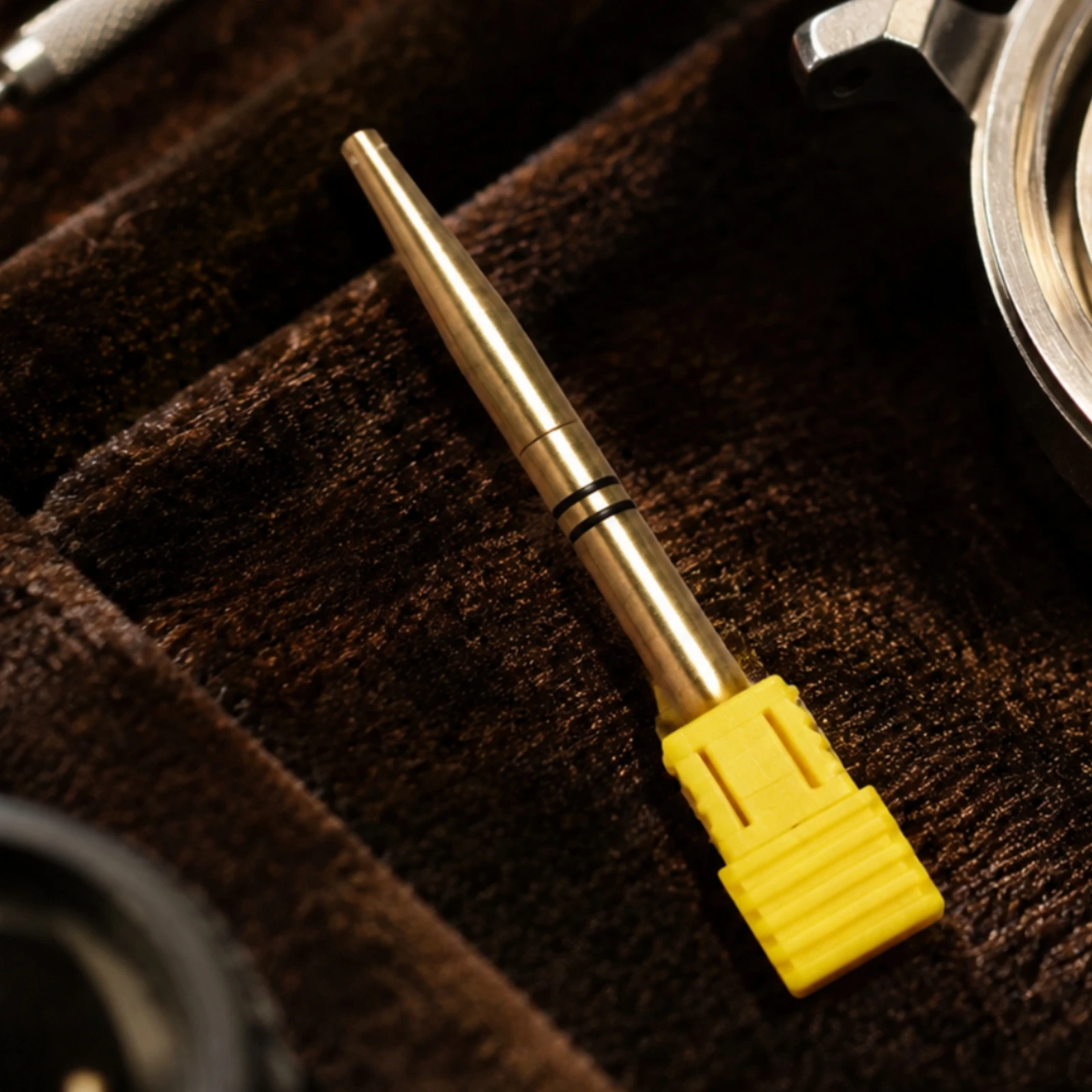 Watchmaker's Oiling Pen Compact Oiling Pen with Replaceable Needle Watch Movement Oiler Professional Tool Versatile