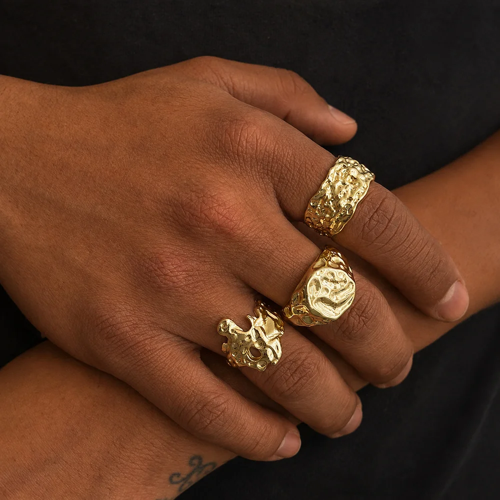 Organisches Ringset mit geschmolzener Textur für Herren, goldfarben, skulpturierter Siegelring, offener Ring, unregelmäßiger Statement-Schmuck – Detail 1