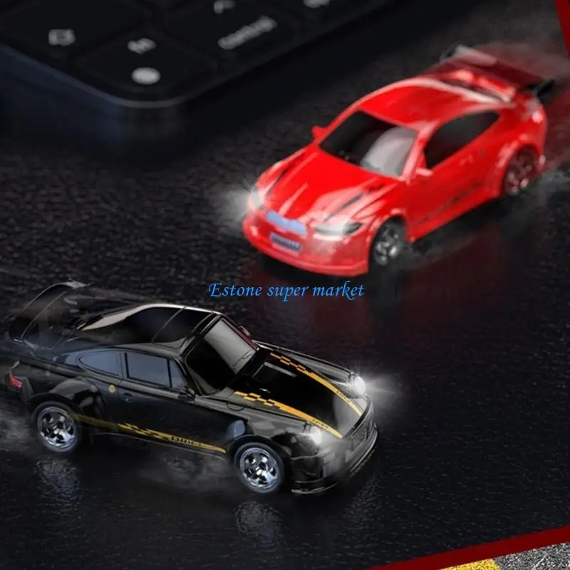

090B Детский литой автомобиль, крутой светильник с дистанционным управлением, детская игрушка, четырехколесный дрифт-автомобиль