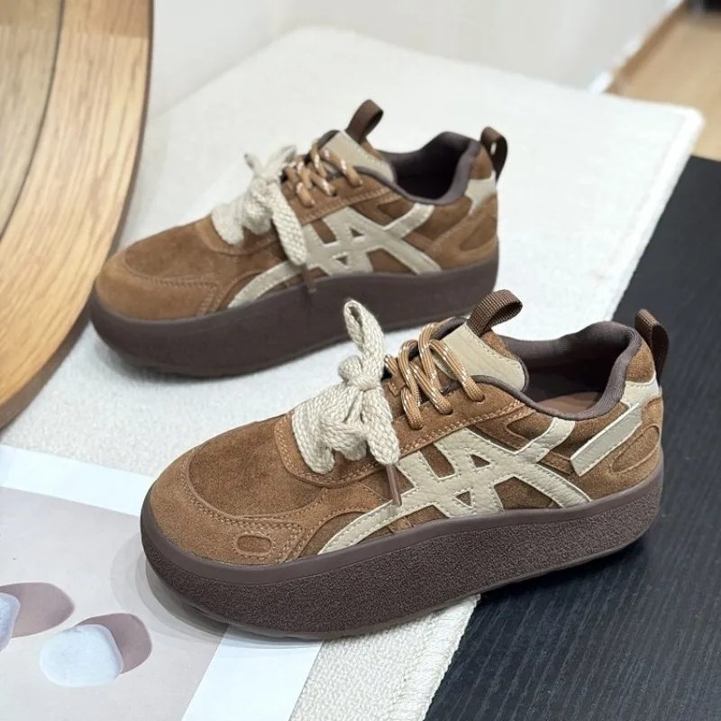 New Women Retro Platform Sneakers,Suede Patch‑Up Lace‑Up Casual Shoes,Thick Sole Fashion Street‑Style Board Shoes for All‑Day