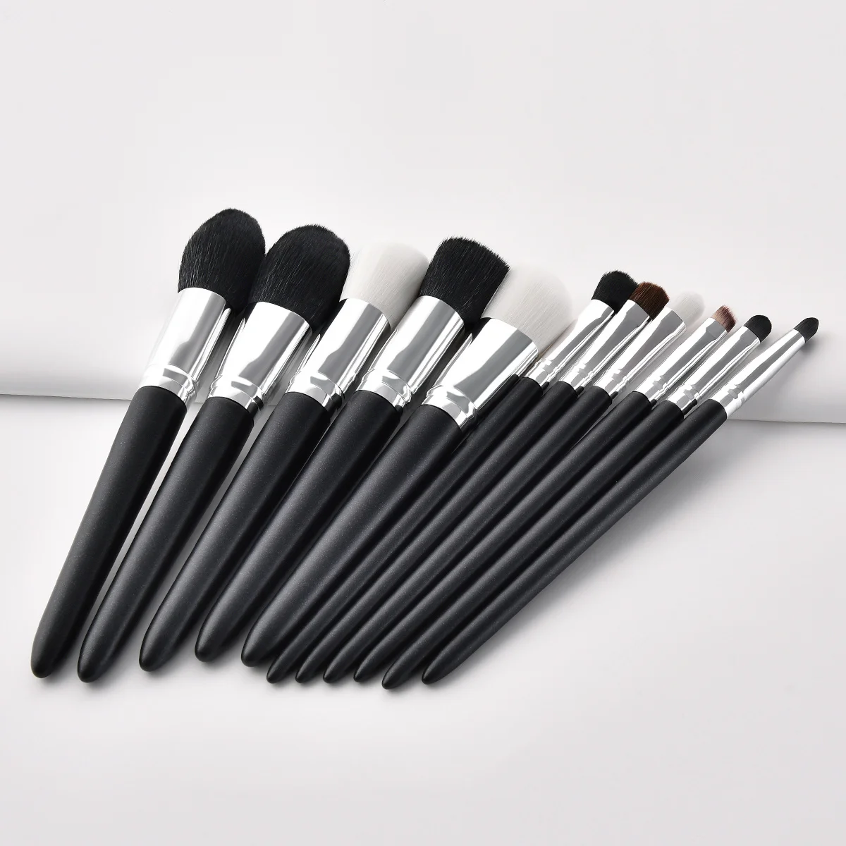 11Pcs Professional Makeup Brush Set Goat Hair Wooden Handle Face Powder Blush Eye Shadows Cosmetics Women Makeup