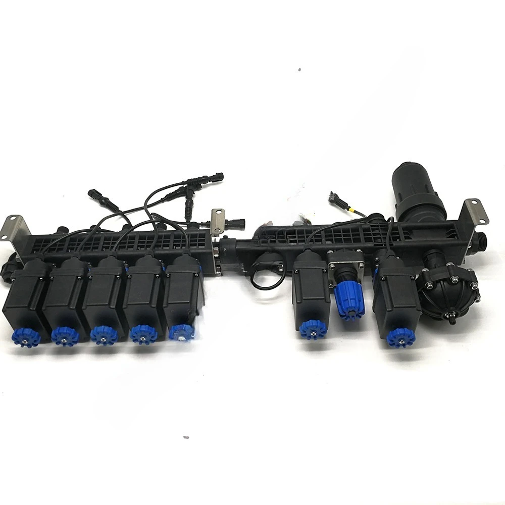 Fine spray control system, agricultural fertilizer boom tractor regulator