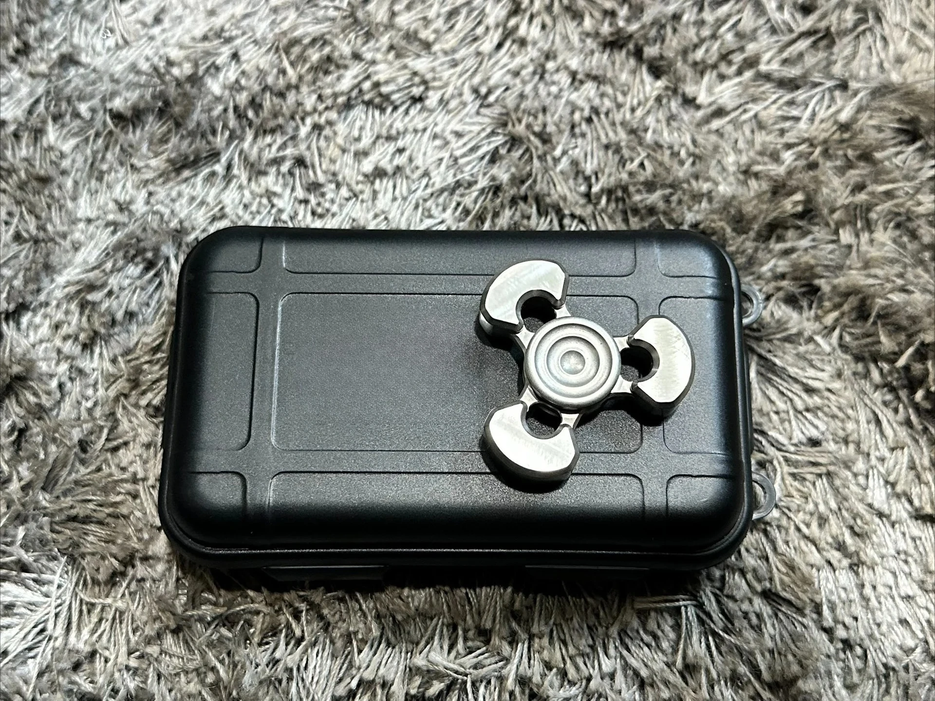 YHedc Crow Three Leaf Gyroscope decompression toy